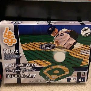 OYO Derek Jeter infield set
